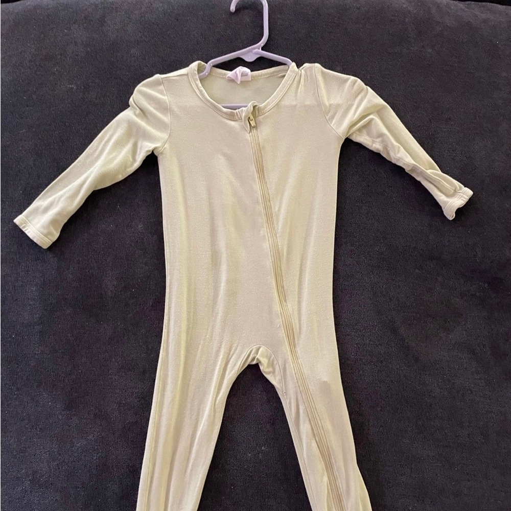 Kyte baby Kiwi footies RETIRED COLOR!